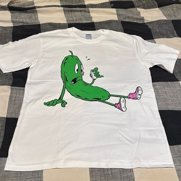NEW IKEA Stunsig Malcolm Stuart Pickle TShirt - Picture 1 of 8